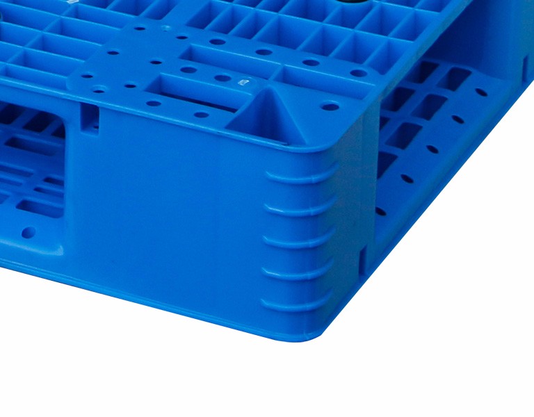 A2 plastic tool bin detail 4